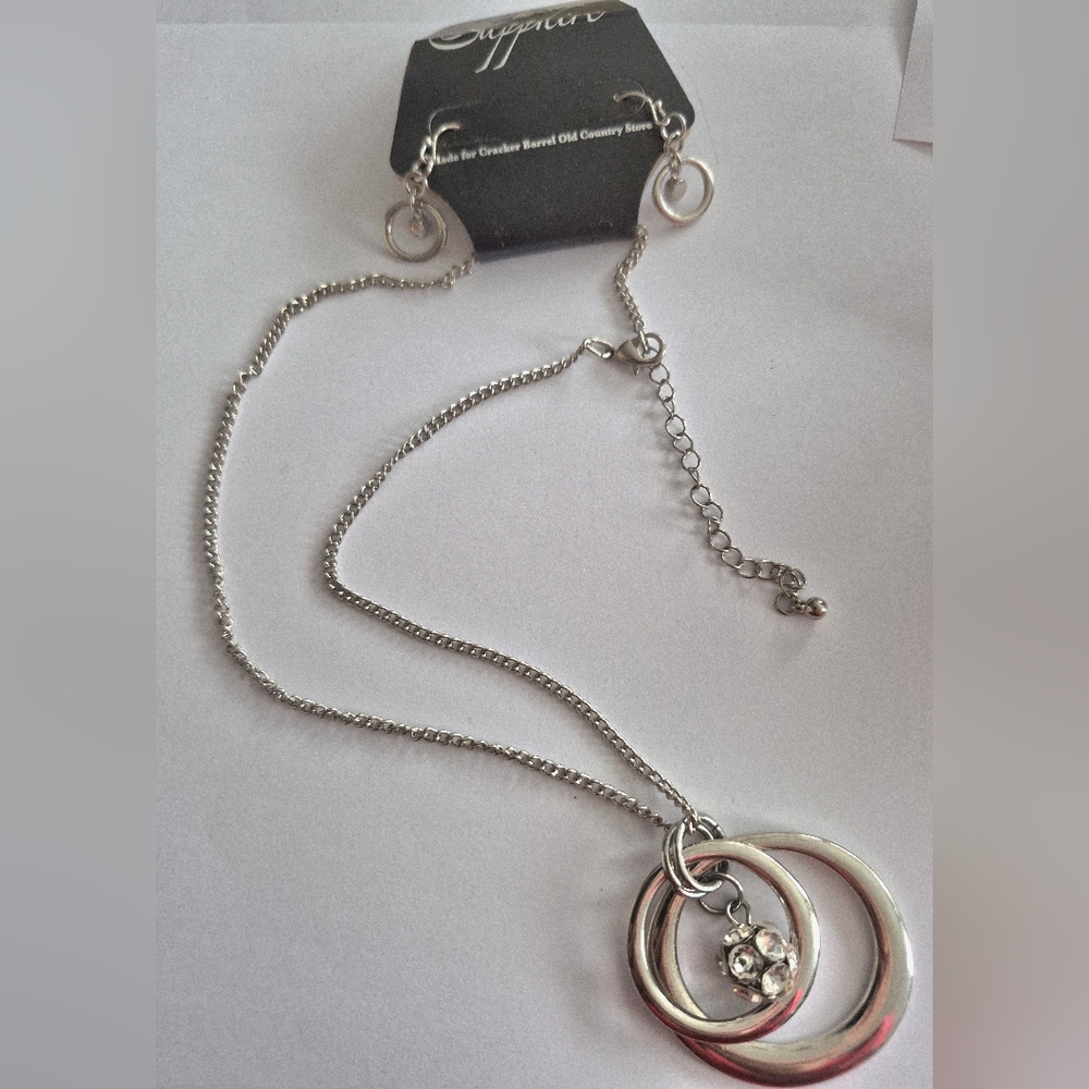 Chic Silver and Gold Necklace with Floral Charm